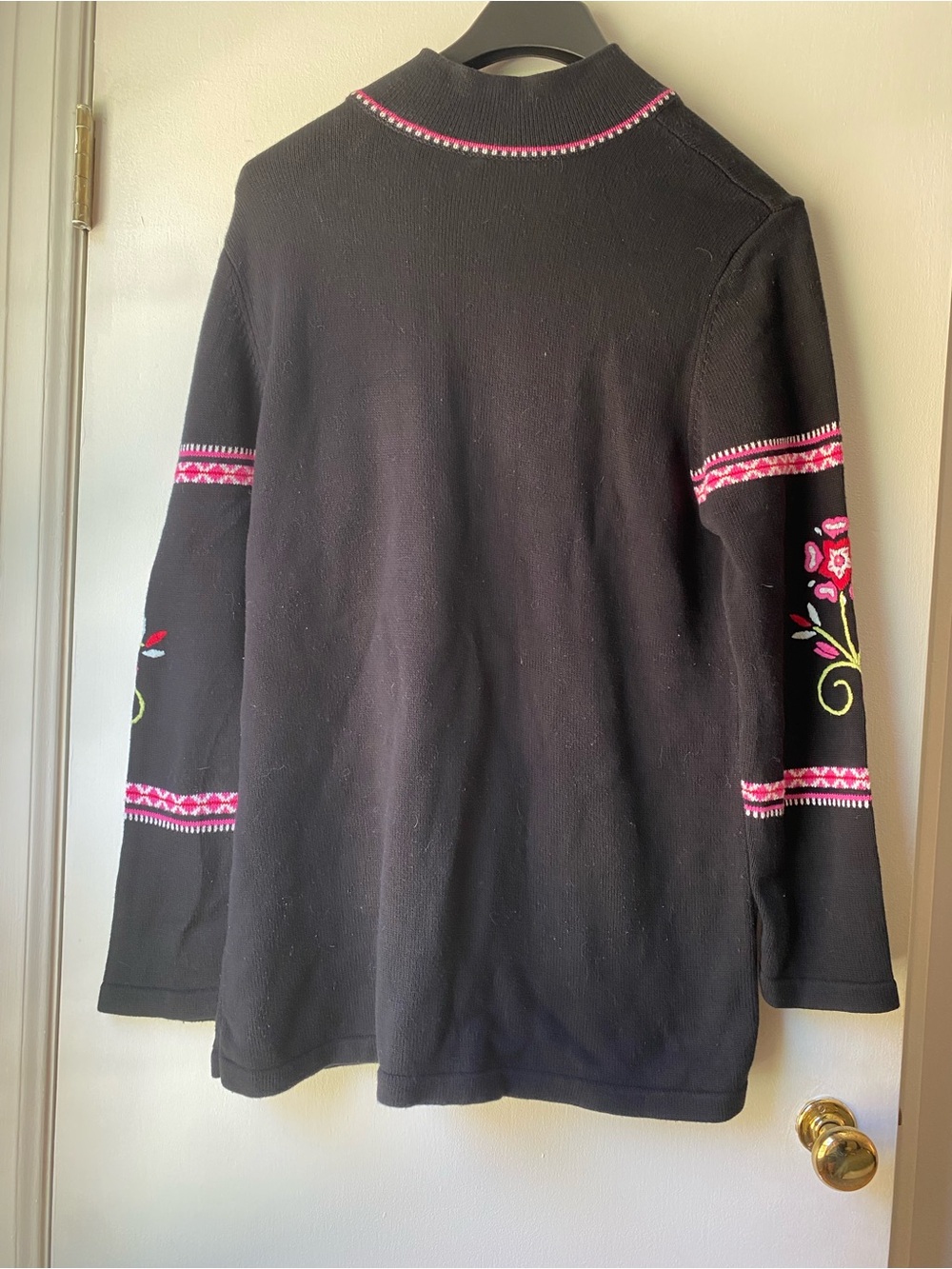 Hanna Andersson Black Pullover Sweater with Pink Embroidered Detail - Picture 2 of 4